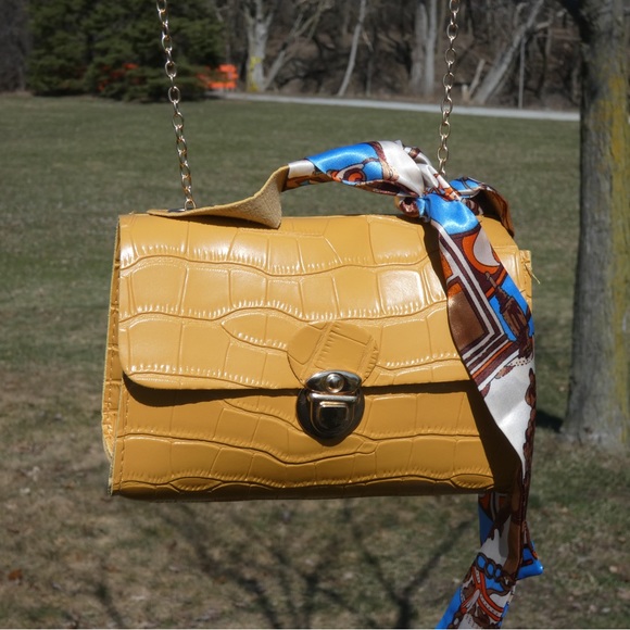 Yellow SHEIN bag - Picture 3 of 3